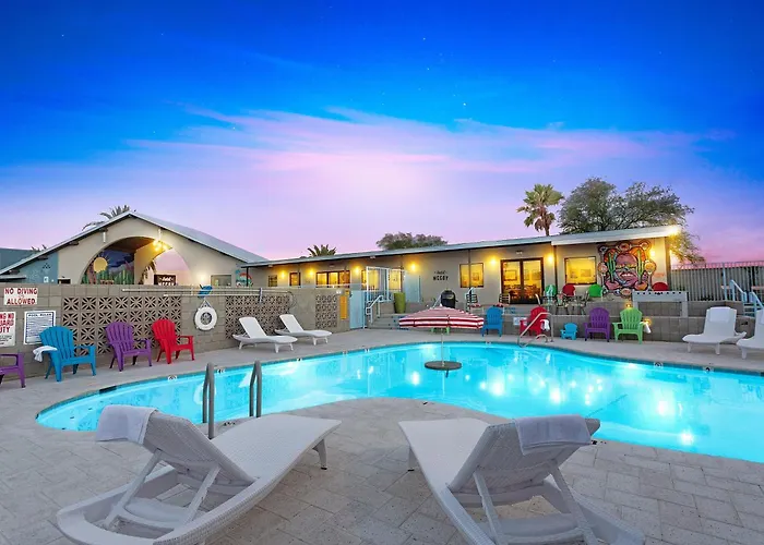 Hotel Mccoy - Art, Coffee, Beer, Wine, Pool