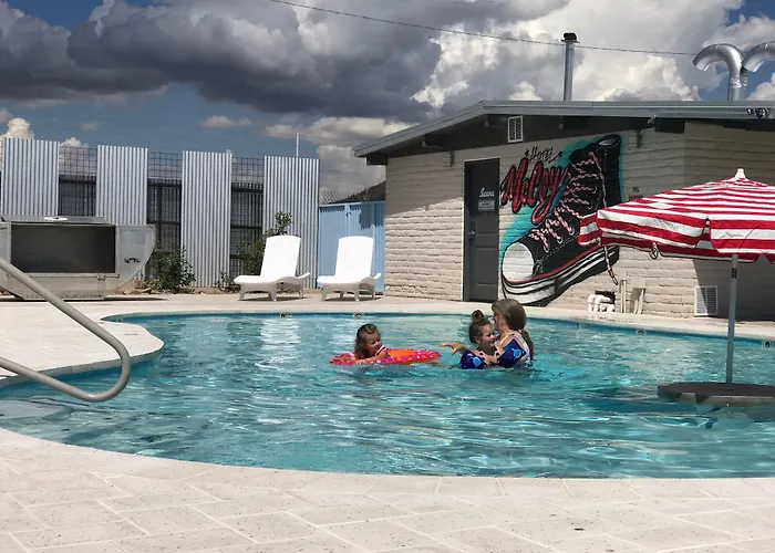 Mccoy - Art, Coffee, Beer, Wine, Pool Hotel 3*