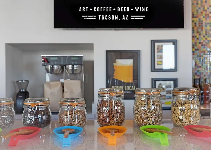 Hotel Mccoy - Art, Coffee, Beer, Wine, Pool