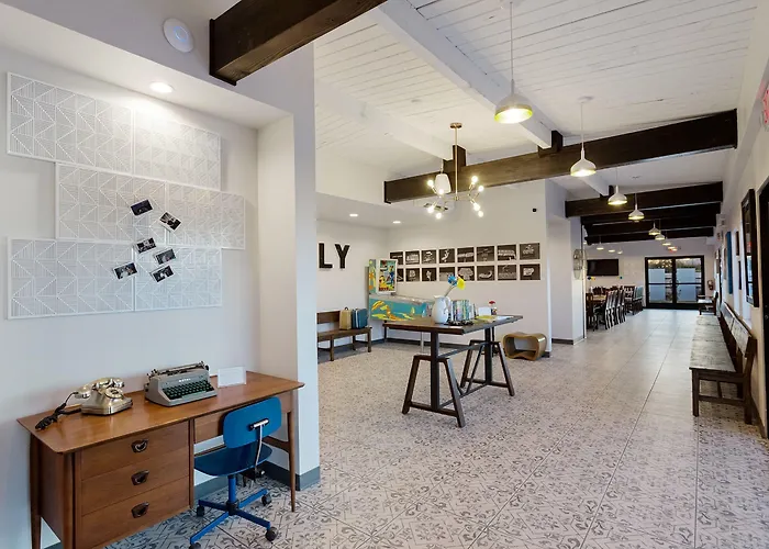 Hotel Mccoy - Art, Coffee, Beer, Wine, Pool Tucson