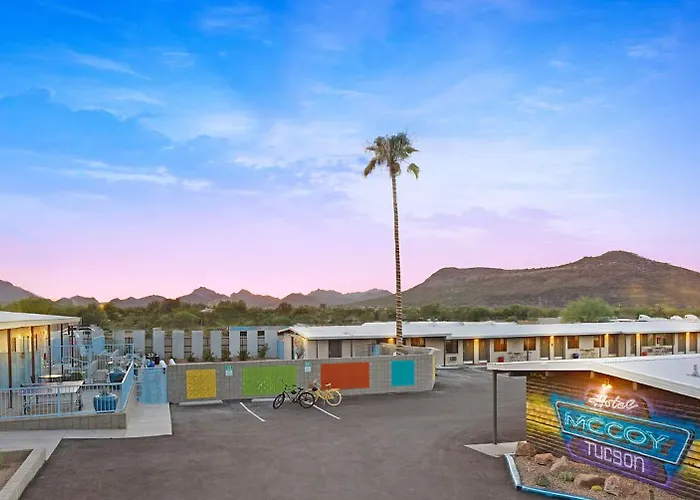 Mccoy - Art, Coffee, Beer, Wine, Pool Hotel Tucson