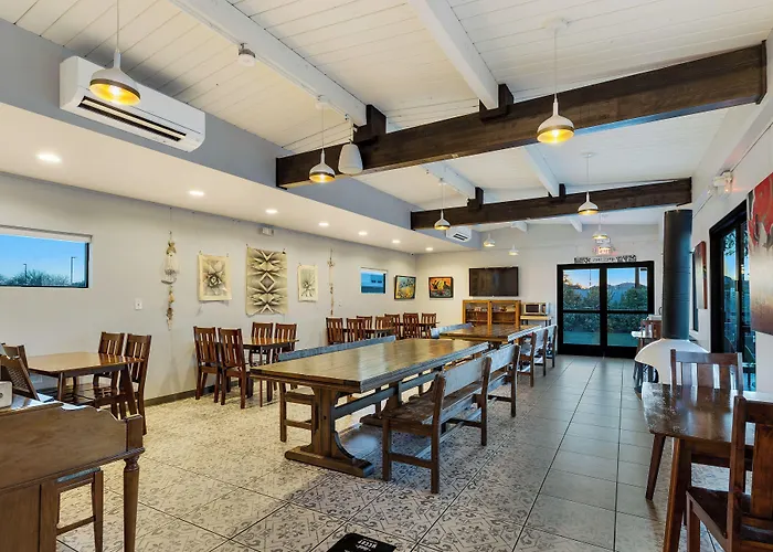 Hotel Mccoy - Art, Coffee, Beer, Wine, Pool