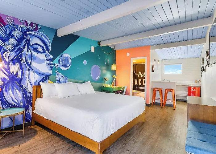 Mccoy - Art, Coffee, Beer, Wine, Pool 3*